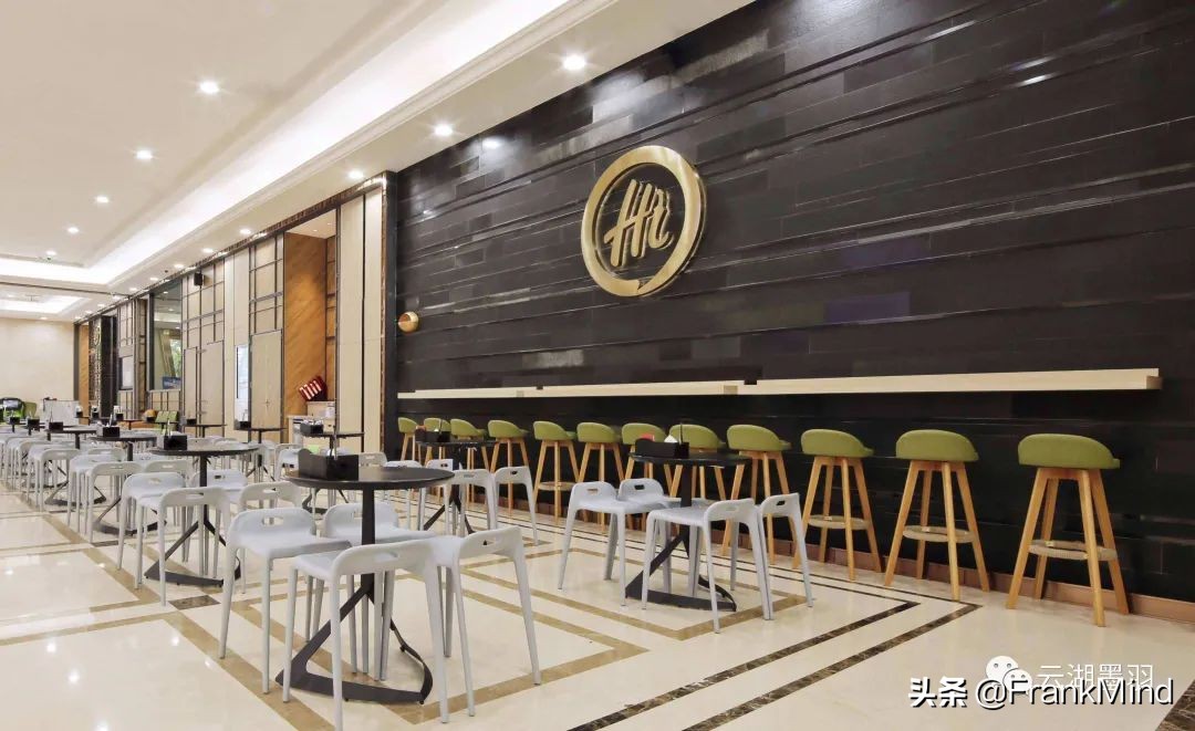 为什么大多数火锅店的锅是圆的，而海底捞的锅是方的？