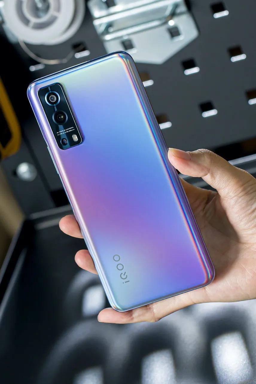 两种手机的区别,两种屏幕的手机