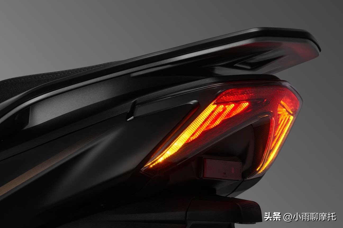 混动加持，配置拉满！鸿150是150CC级别的天花板？