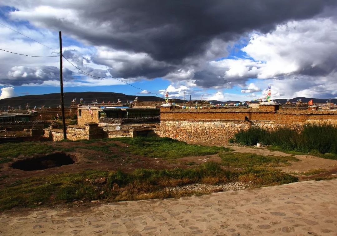 藏在山里最漂亮的古村,西藏最美小村