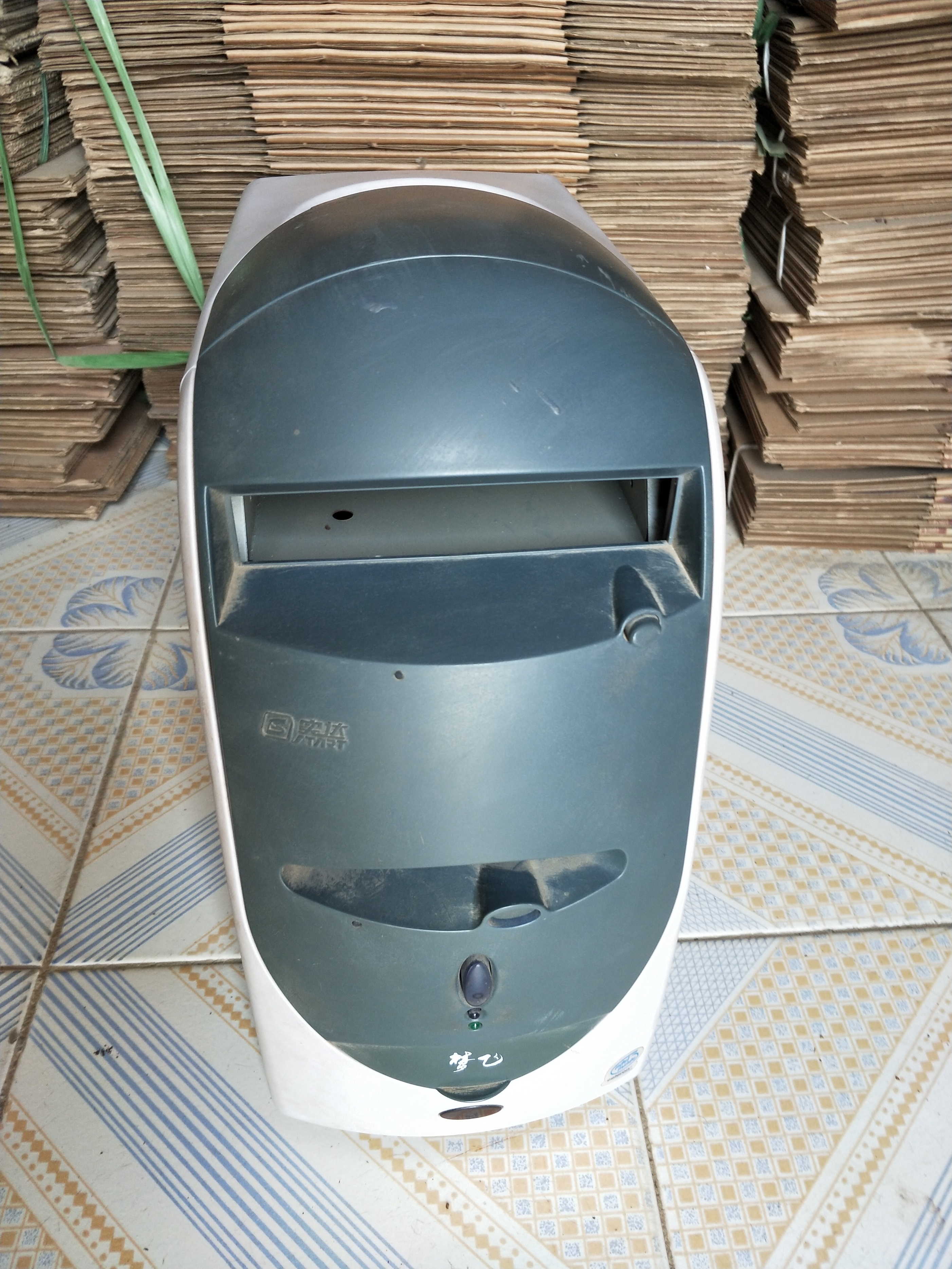 StableDiffusionAI生成的使用电脑的美女，盘点下我用过的电脑