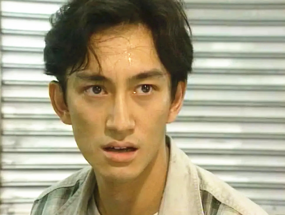 知名港星现身网红直播间！美颜过度脸忽大忽小，全程话少像背景板