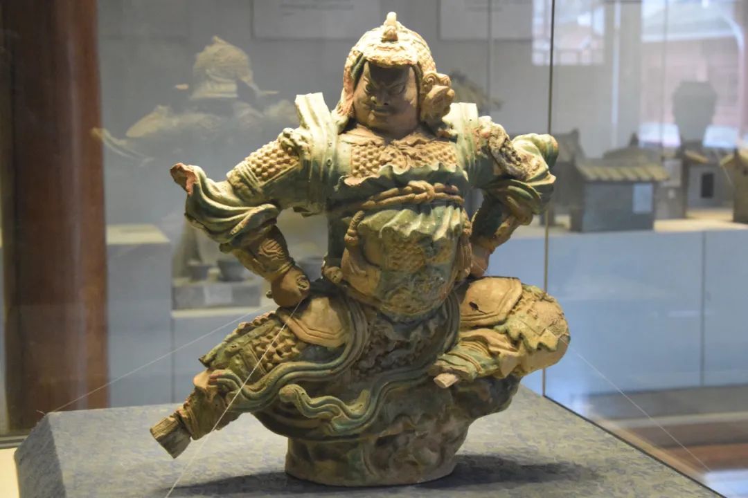 甘肃面朝黄土背朝天,甘肃秦安到西安有多远