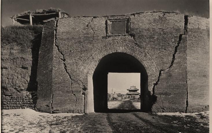 *光脱**犹太人女人衣服，集体*杀屠**，老照片再现变态的纳粹德国！