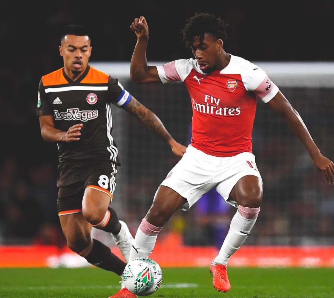 他是英冠队长+核心，归化后却在国足得不到机会，出场机会寥寥…