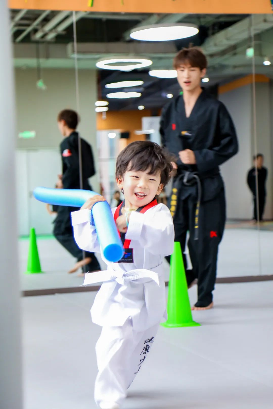 是次元壁破了还是穿越时空？在这里可以沉浸式逛展看漫画！