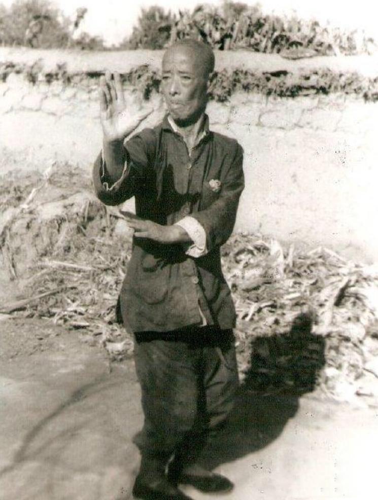 八卦旋转方向,八卦转掌和走圈一样吗