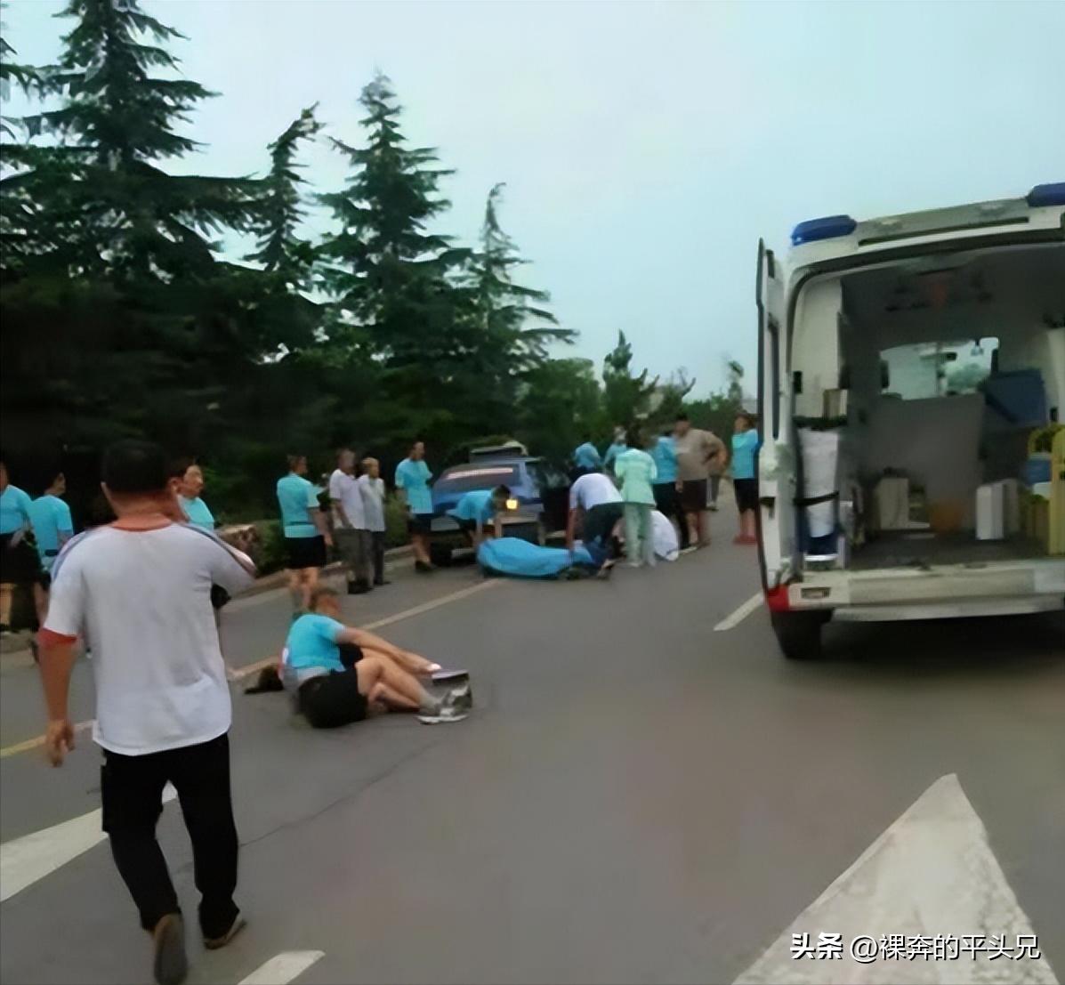 盘点暴走团扰民堵路无视交通法规,公路是我家