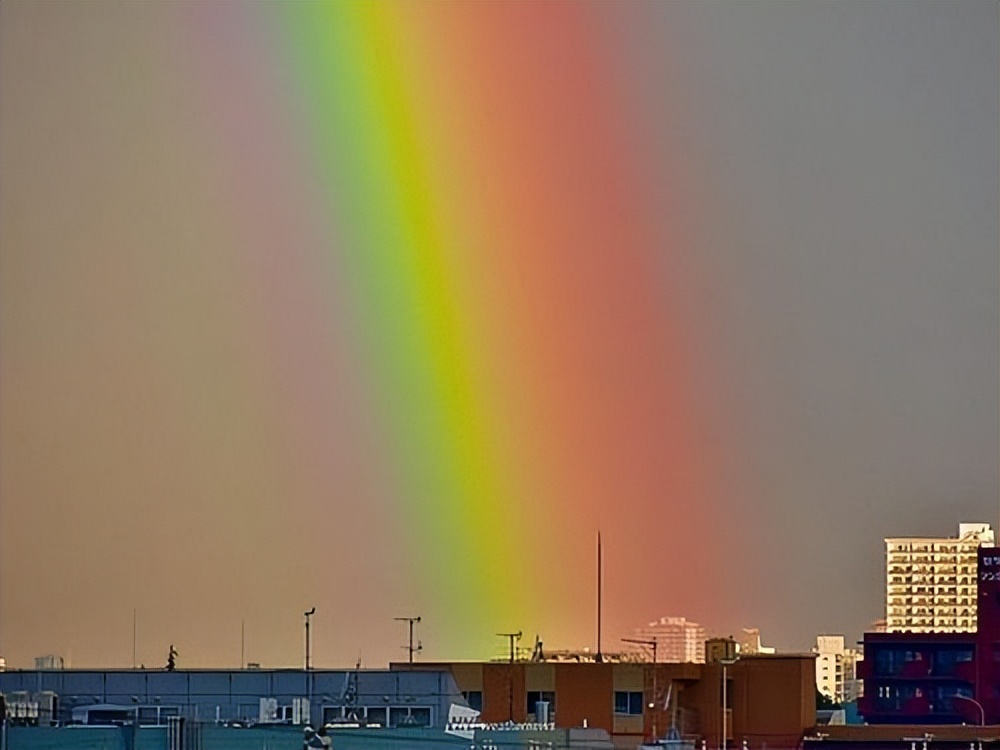彩虹是怎么样形成的叫什么效应,彩虹成因是光的什么现象