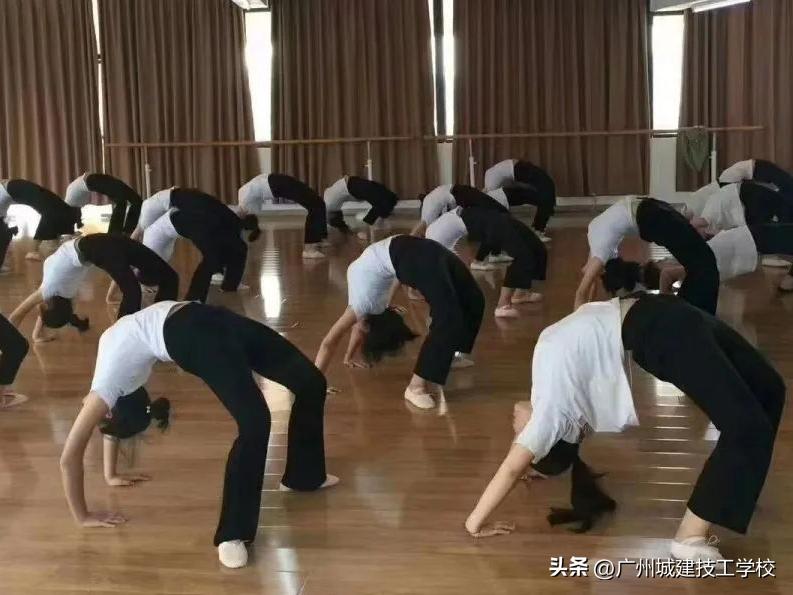 评为优秀学校喜报,我校荣获先进单位