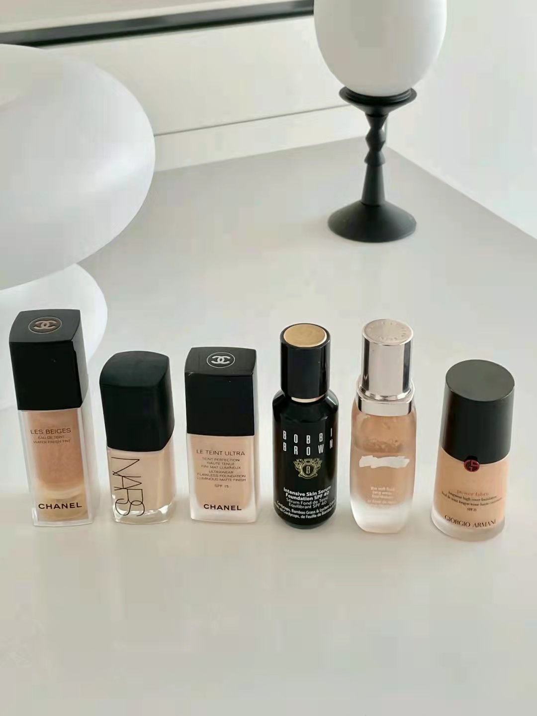 又持妆又水润的粉底液测评,dw粉底液和美宝莲粉底液对比