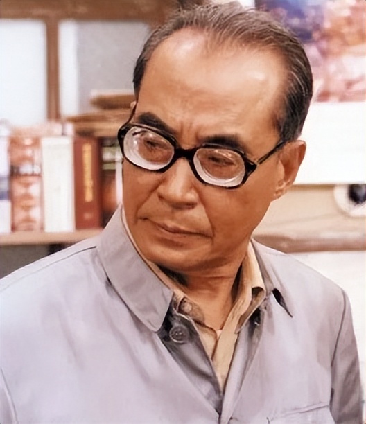 将脱口秀和情景喜剧结合,脱口秀与情景喜剧