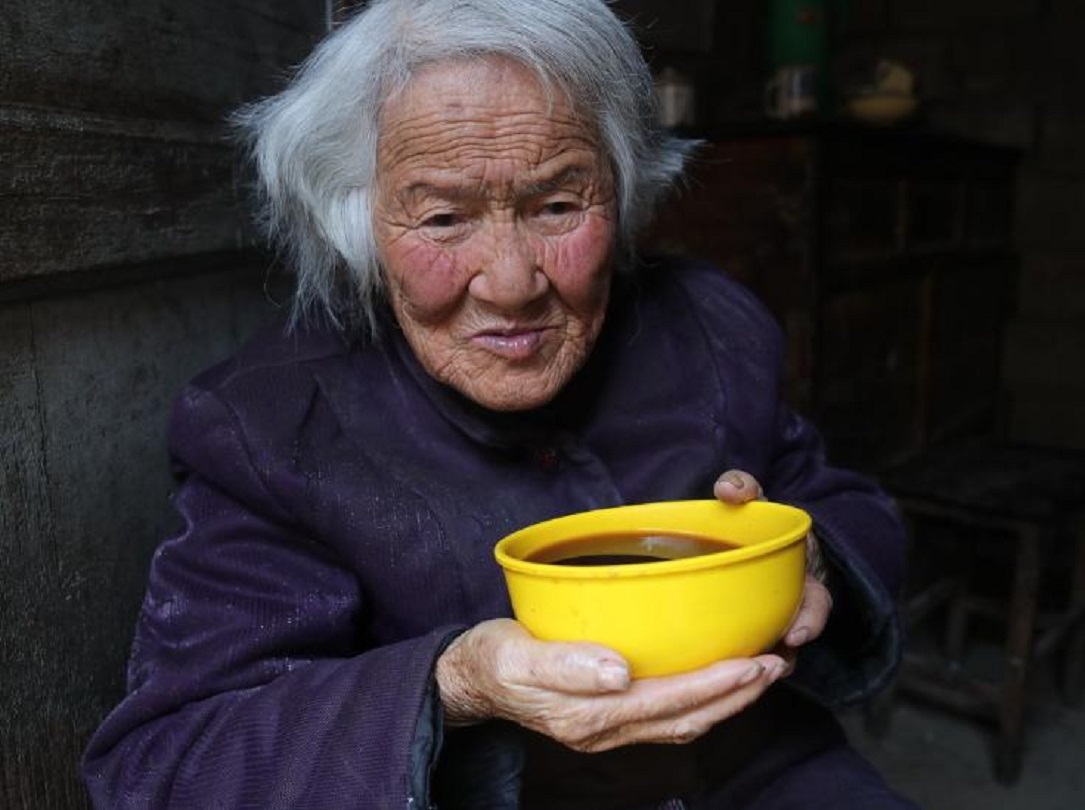 日本少女滞留中国78年，先后嫁5人，心愿：拥有中国身份证享低保