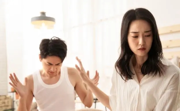 深度还原当代年轻人啃老,当代年轻人啃老现状