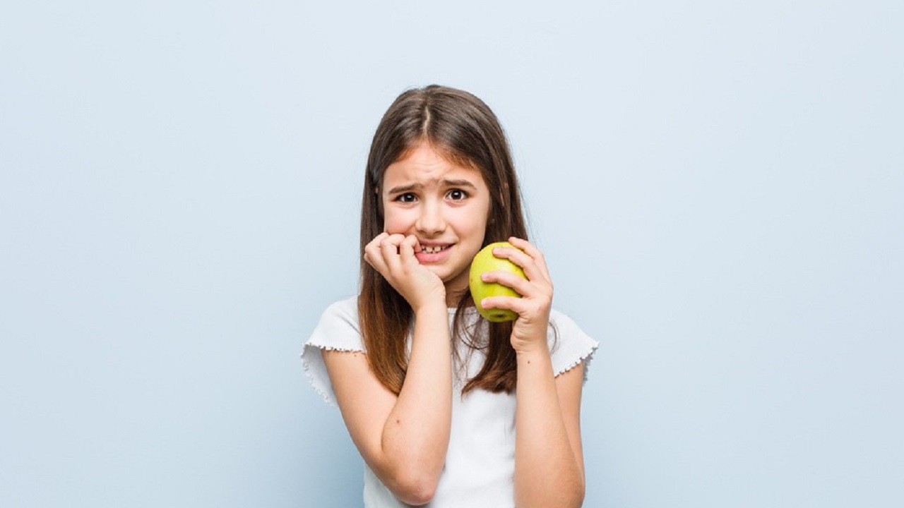 为什么女孩子容易“性早熟”，这3点是重要原因，家长要留心