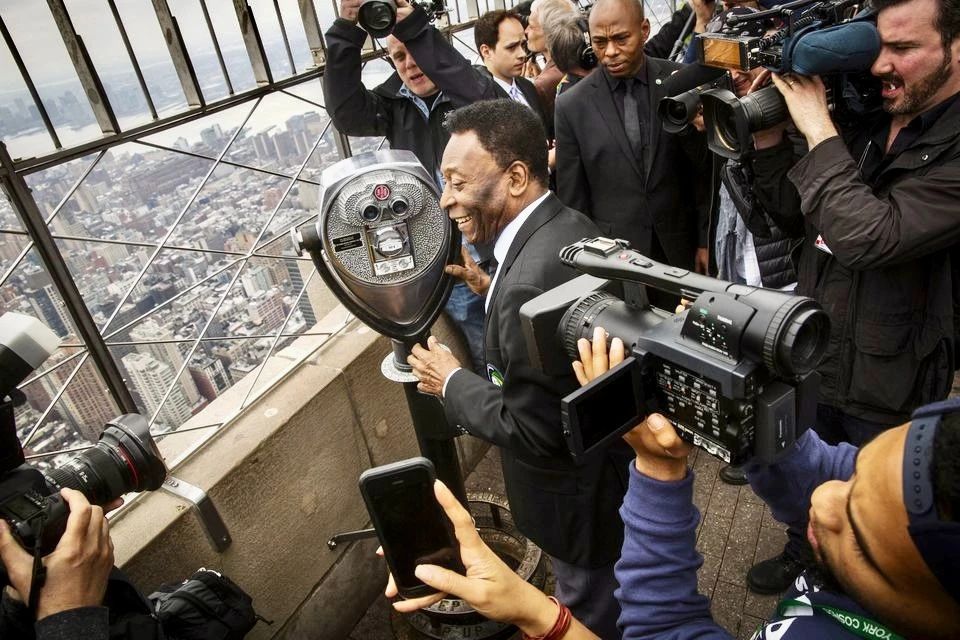 球王贝利成名后的故事,球王贝利因病逝世时间