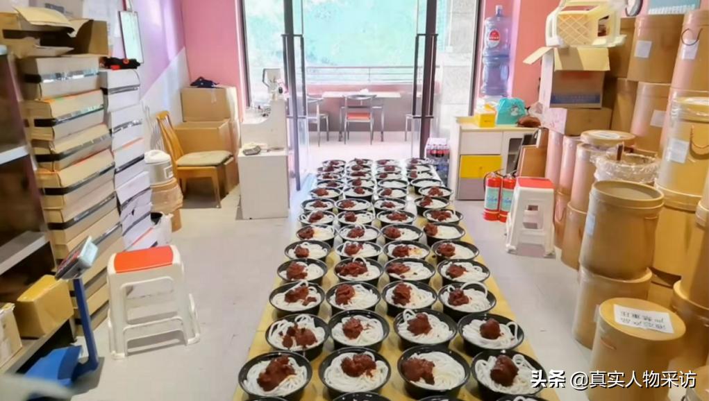 乡镇开一家米粉店能有多少收入,小县城开一个米粉店一个月的收入