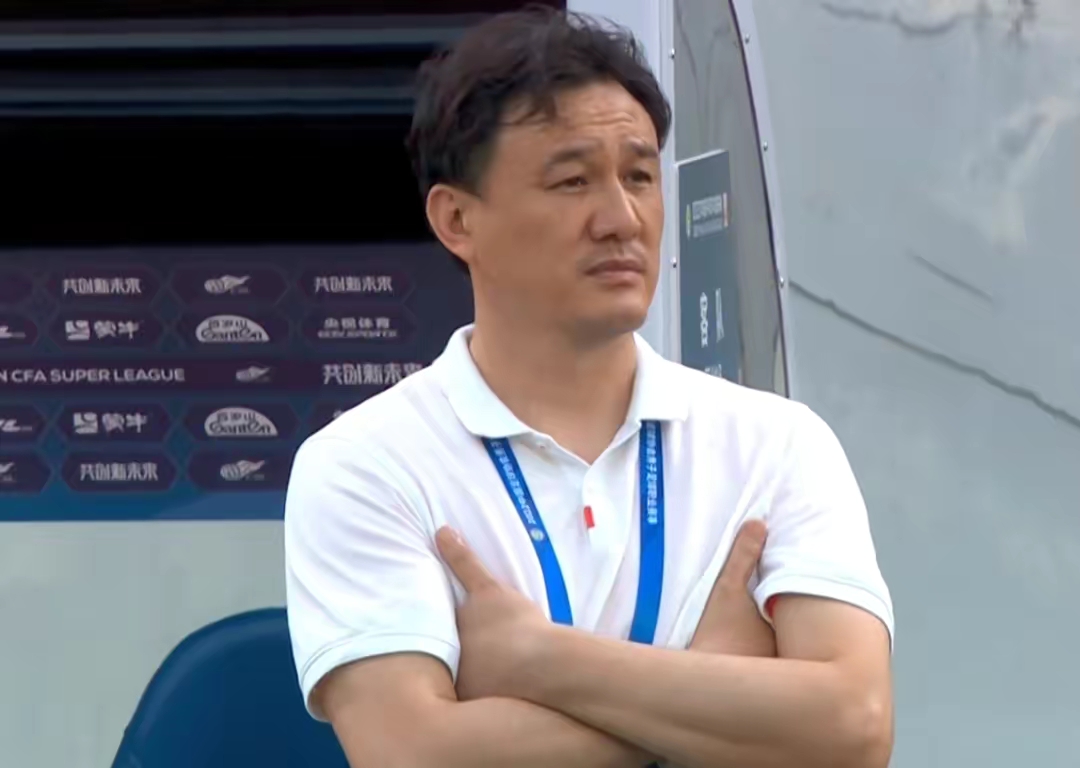 泰山队球迷最新消息,泰山队球迷现场呐喊荣辱与共