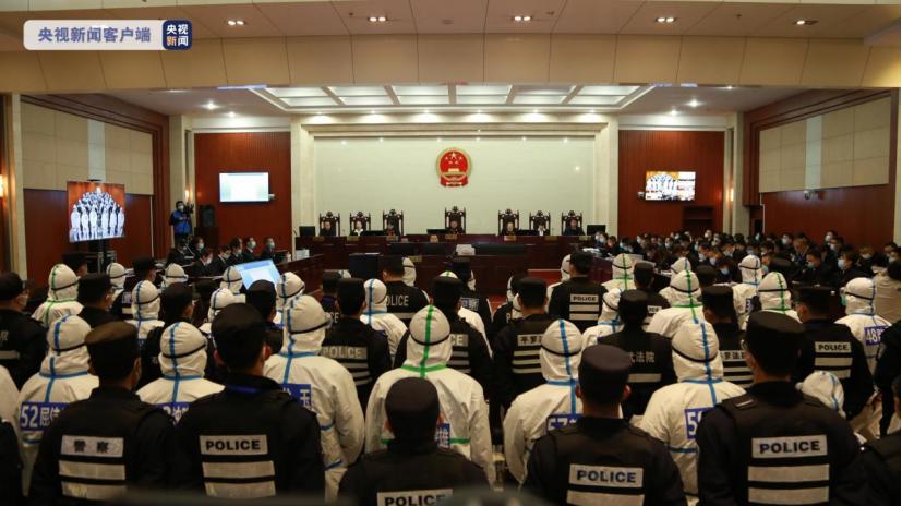 沪上知名火锅店被曝老鼠蟑螂闪现、食材过期？立案查处！|今日法治硬核