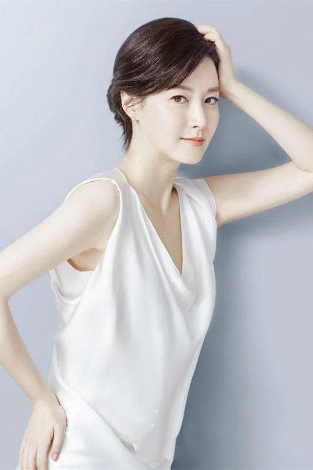 韩国演员李英爱的爱情,韩国演员李英爱的丈夫是干啥的