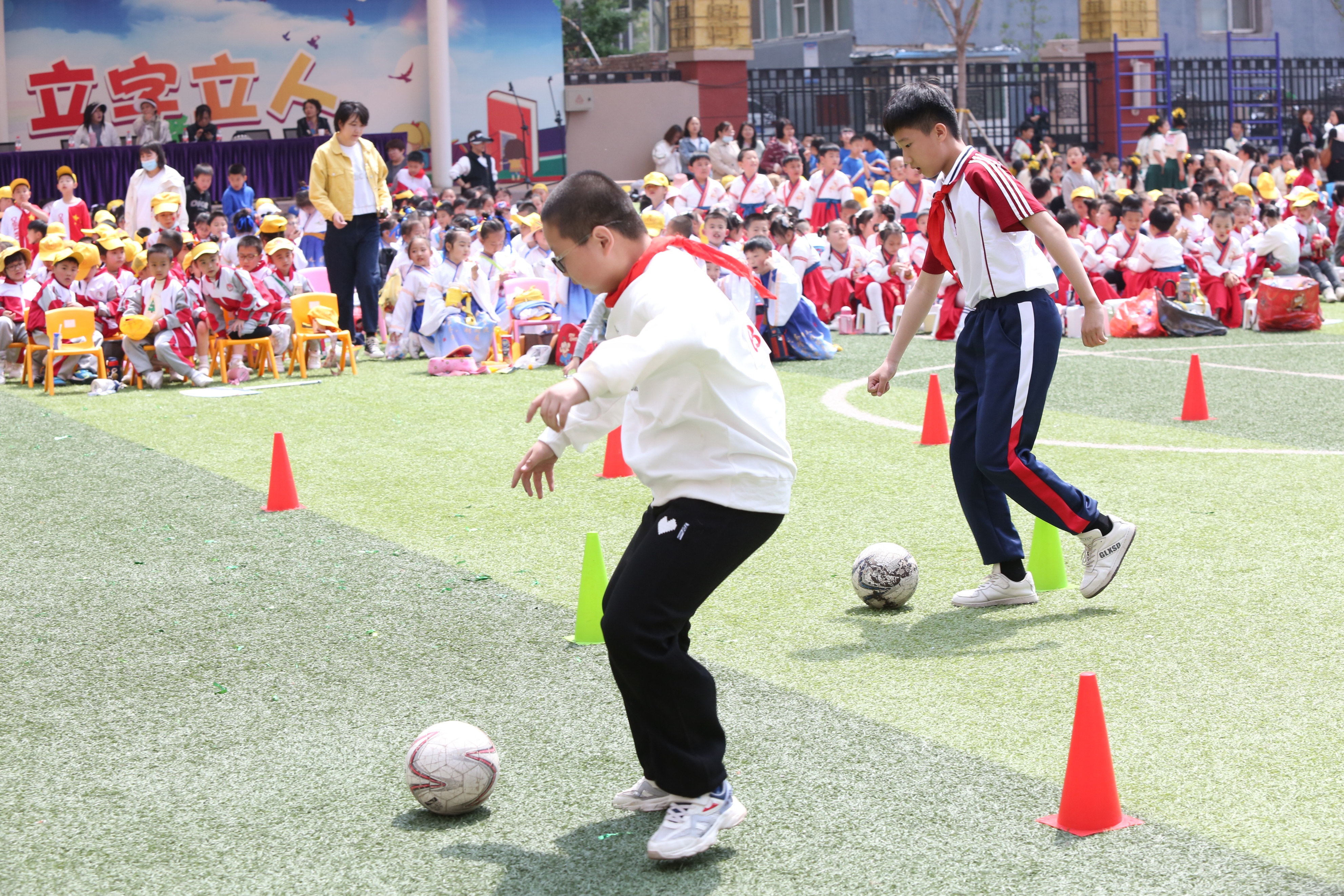 斗争精神迎挑战奋进拼搏创未来——迎泽区双东小学举行春季运动会