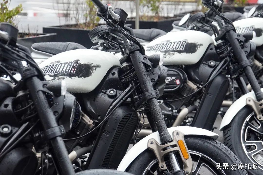 广州qjmotor赛350实车评测,qjmotor350圆灯版骑行感受