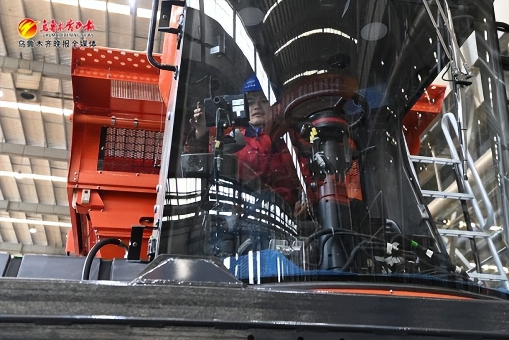 *疆新**这个团队荣获第27届“中国青年五四奖章集体”