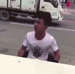 大哥怕是不行了,背是上午踩的,人是下午走的,席是中午吃的