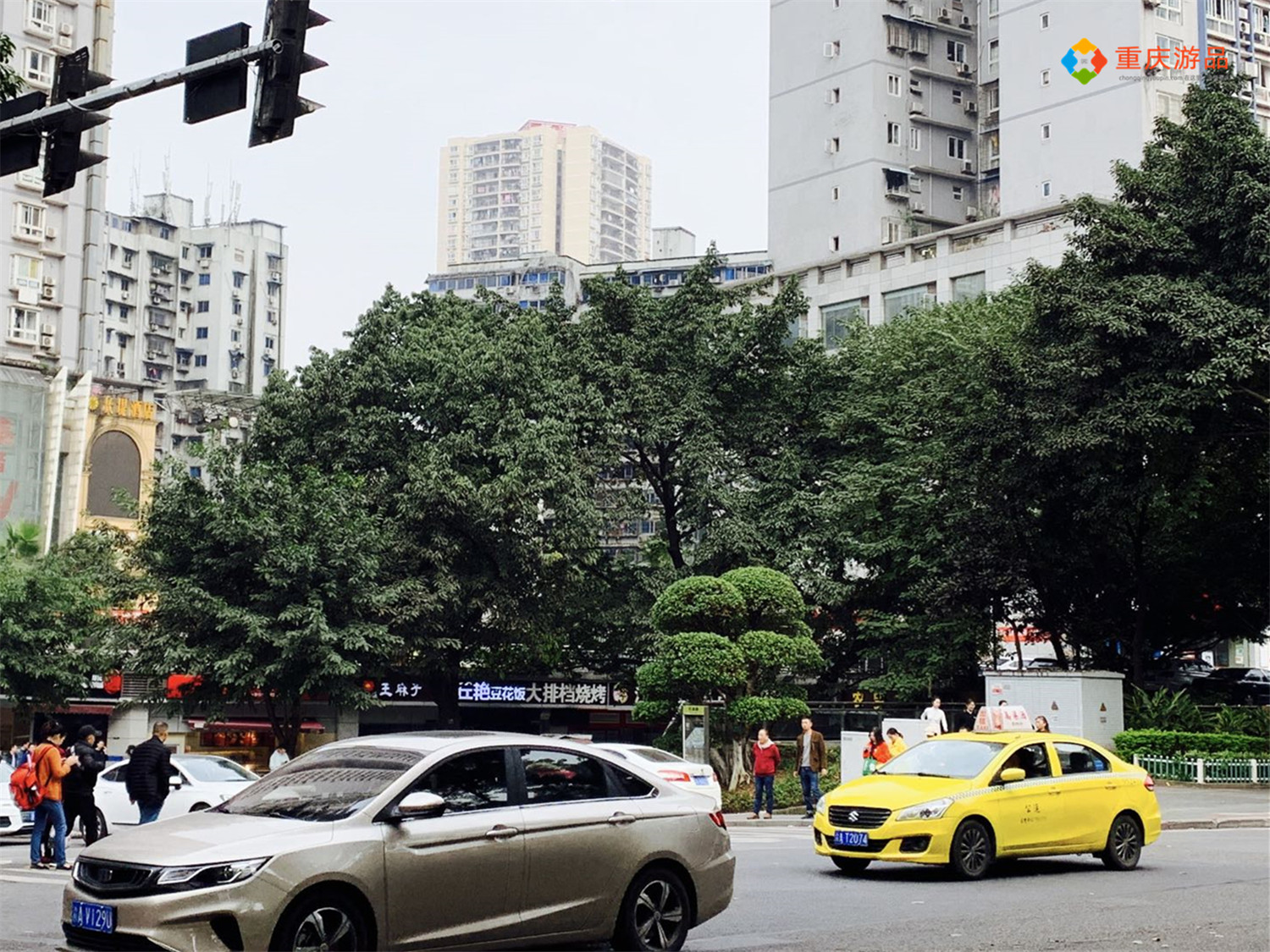 重庆2023年gdp超过广州了吗,重庆2021年gdp排名各区县占比