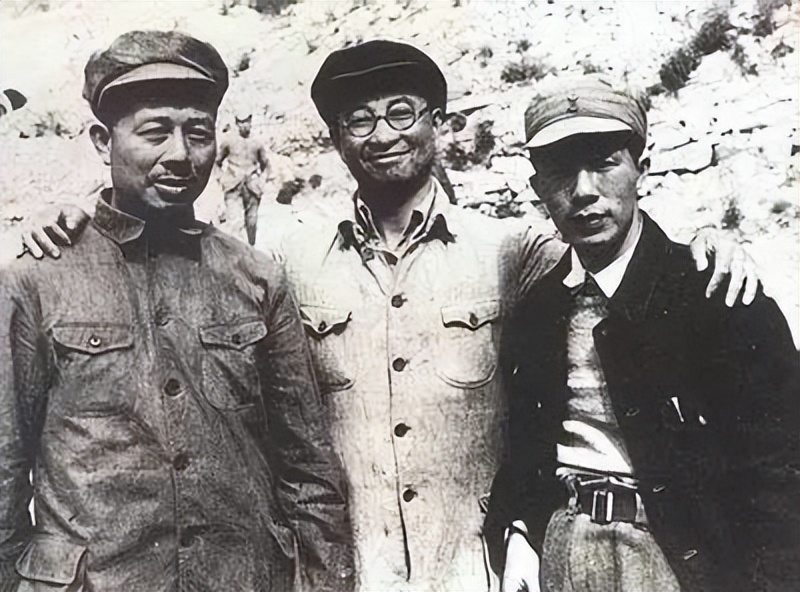 陈赓当选候补委员,问毛主席:候谁的补?旁人回答让大家捧腹大笑