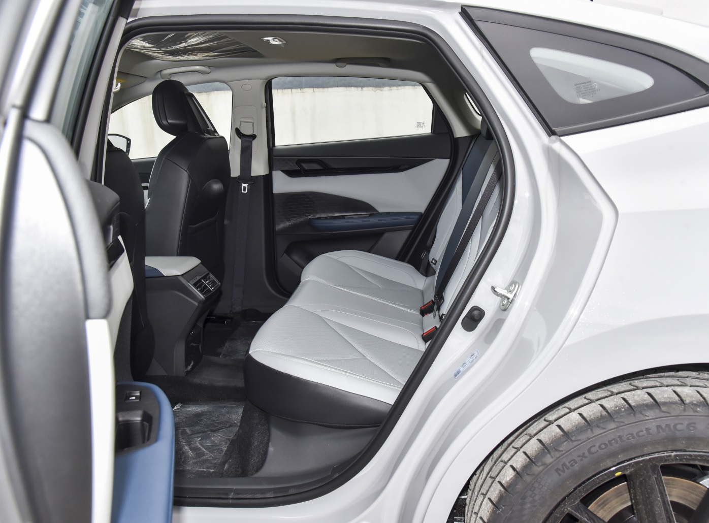 家用轿车建议选紧凑型车，看看这三款，省油，空间大，安全配置多