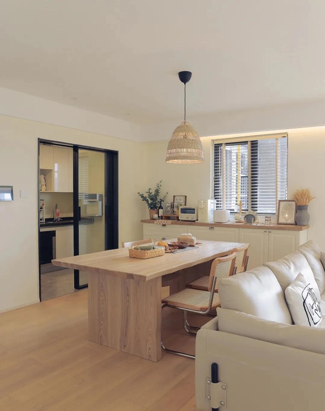 女子晒自家装修让人哭笑不得,女子晒出装修了一半的房子