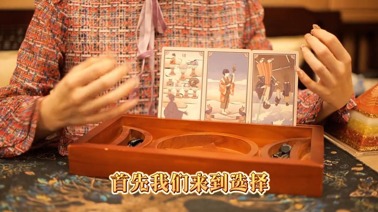 双方都已婚了前任主动联系你,女生有必要主动联系前任吗