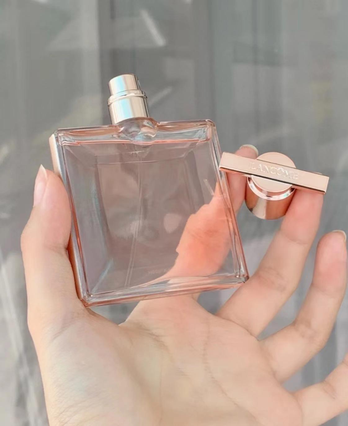 真正精致的女人，开春一定要有一瓶“钓系香”，散发浓浓女神气质