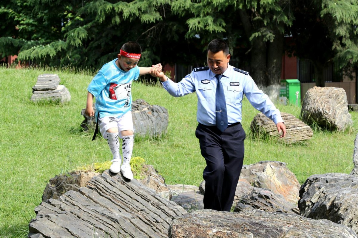 抓住长高黄金期帮助孩子长身高,儿童身高增长4个秘诀