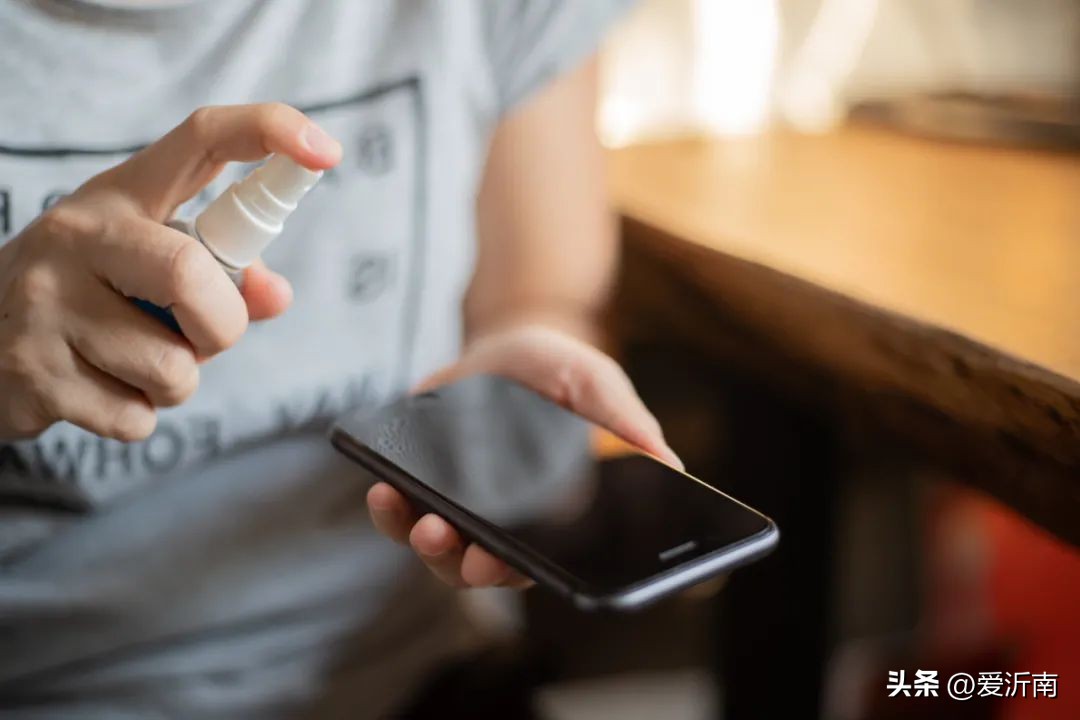怎么正确用酒精擦屏幕,酒精擦屏幕妙招