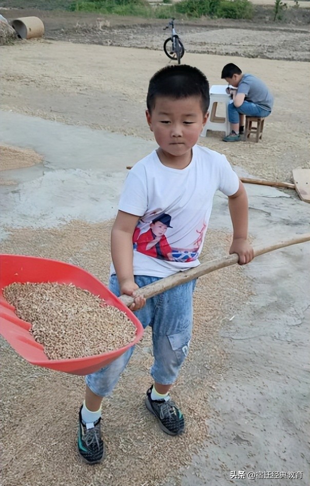 展少年风采构建和谐校园,展少年风采做国之栋梁创文明校园
