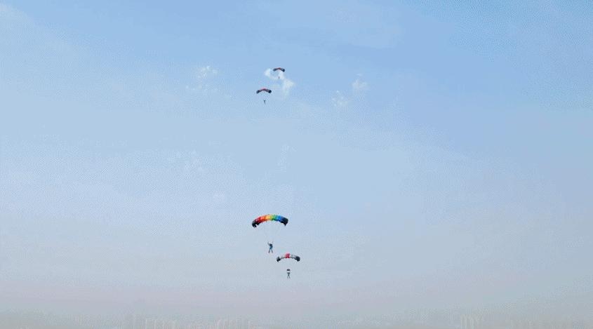 姝﹁瓒婇噹璐熼噸闀胯窇,姝﹁瓒婇噹杩愬姩