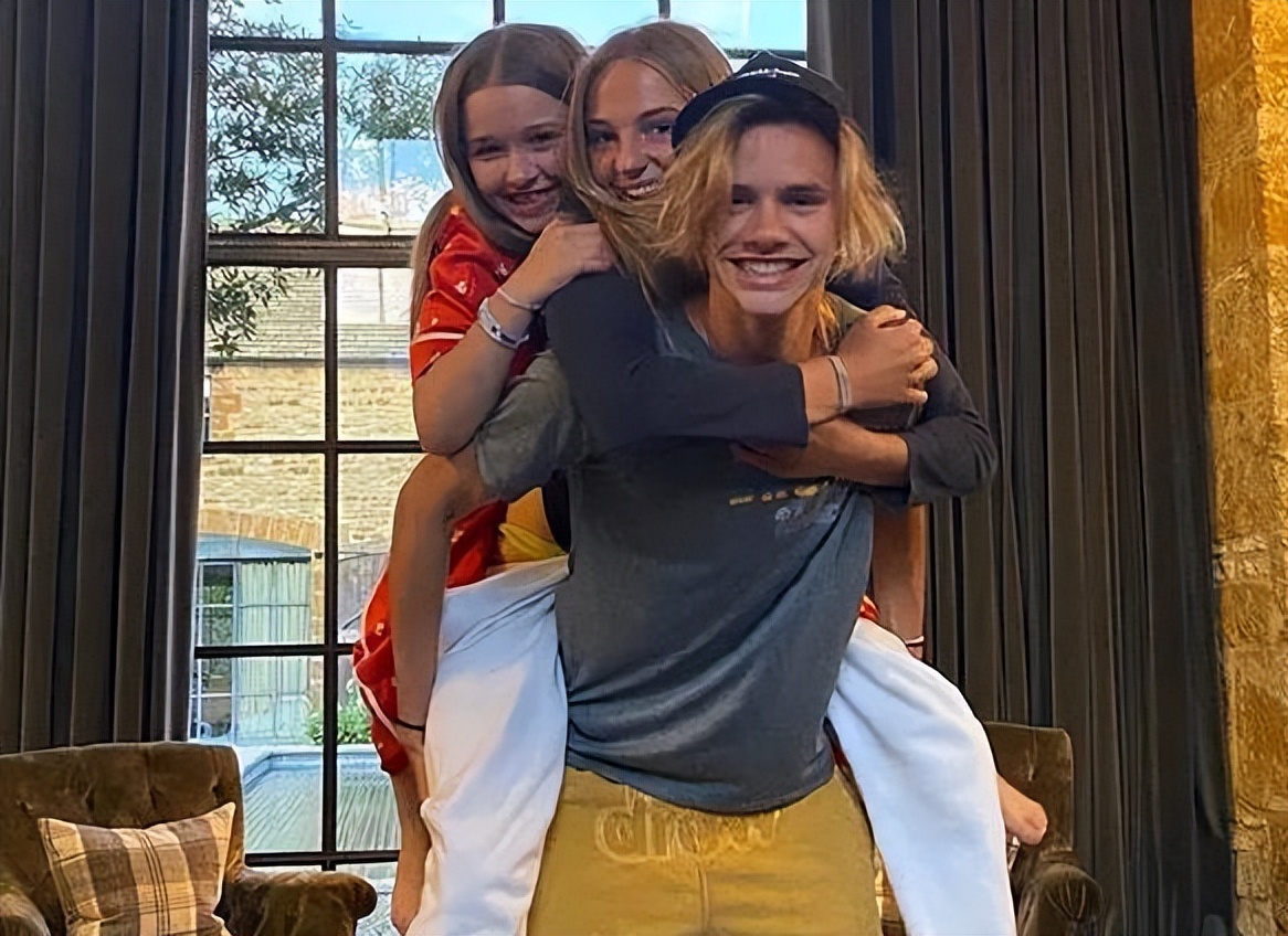 贝克汉姆小贝结婚照,小贝与维多利亚合照