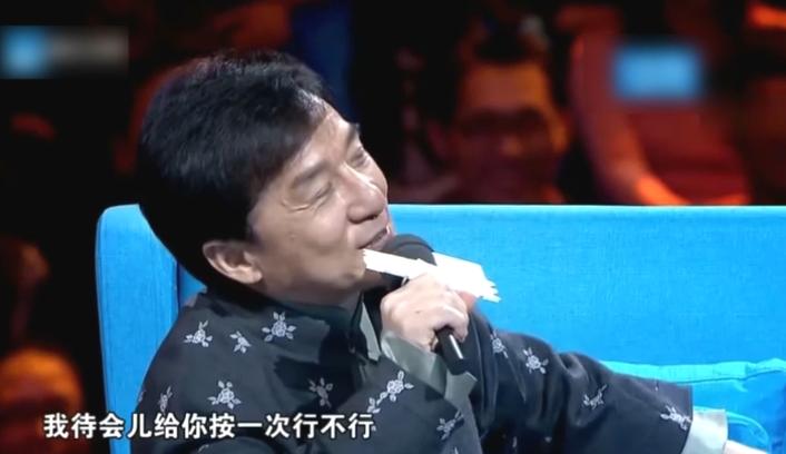 “明星针锋相对”：杨丽萍对金星当众拍桌，冯小刚让成龙下不来台