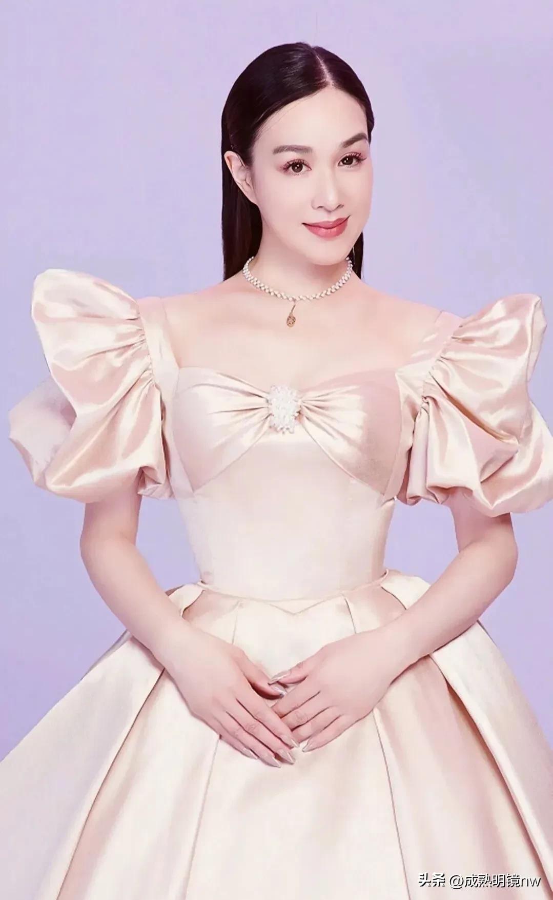 钟丽缇年轻惊艳美照图片混剪,钟丽缇大方迷人图片