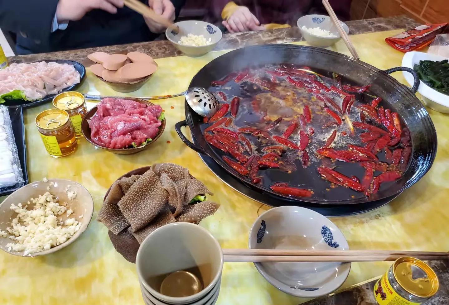 尴尬的重庆三大“名酒”，辉煌时家喻户晓，现连本地人看了都嫌弃