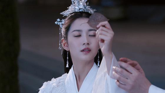 李易峰《镜双城》将优腾拼播，网曝置换任嘉伦新剧，酷又要走眼？