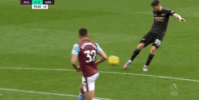 阿斯顿维拉门将马丁内斯阿森纳,马丁内斯头球绝杀维拉