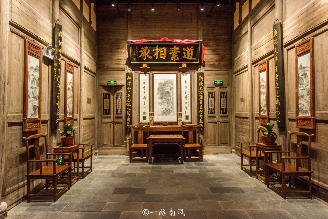 旅行来到福建长汀，发现一个“瑶池仙境”，内有成龙捐献的古建筑