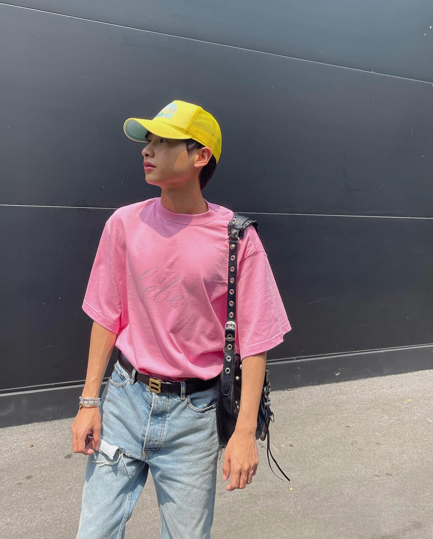 粉色系甜酷风穿搭男,粉色系极简穿搭男生