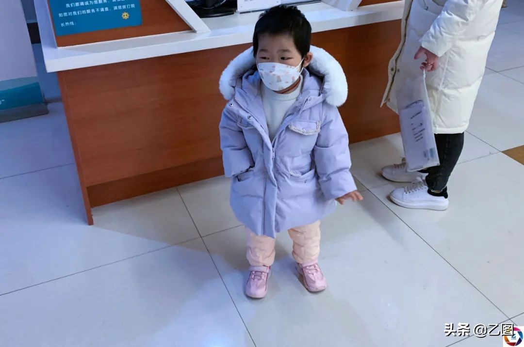 5岁女童高烧3天没其他症状,小孩一直高烧39到40度不退怎么办