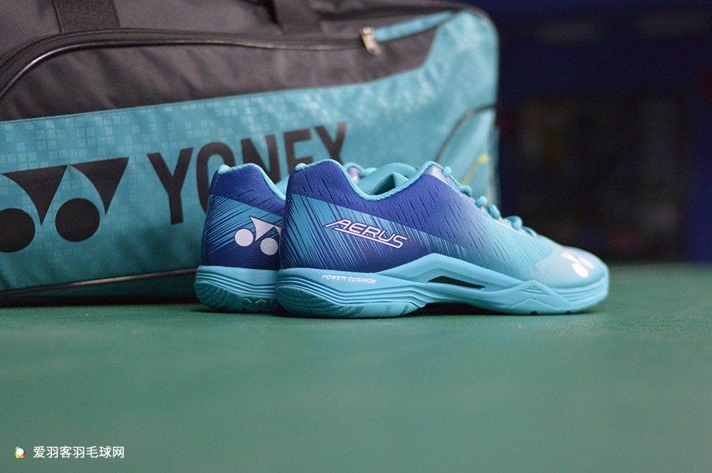 过年了买件衣服犒劳一下自己,羽毛球装备购买指南