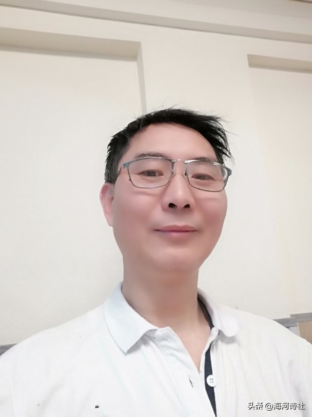 致青春文/大道至简主播/罗海英