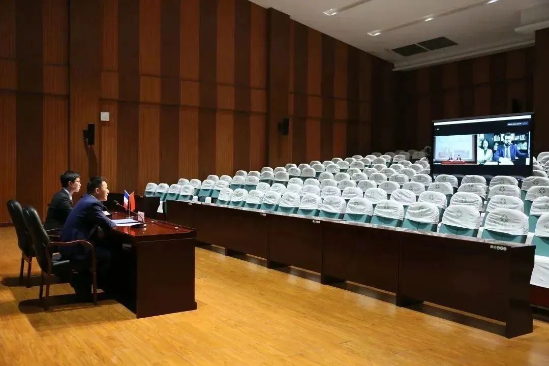 法国欧坦市市长一行来渝交流考察,法国欧坦市市长访问学校